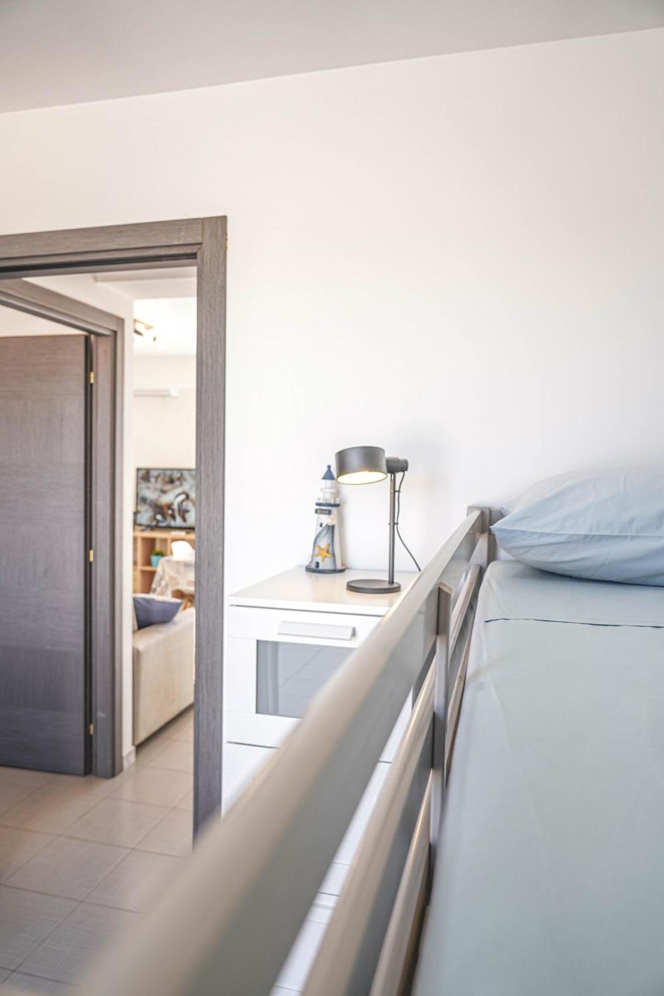 شقة Attico Terrazza Cielomare Seaview بوزالو المظهر الخارجي الصورة